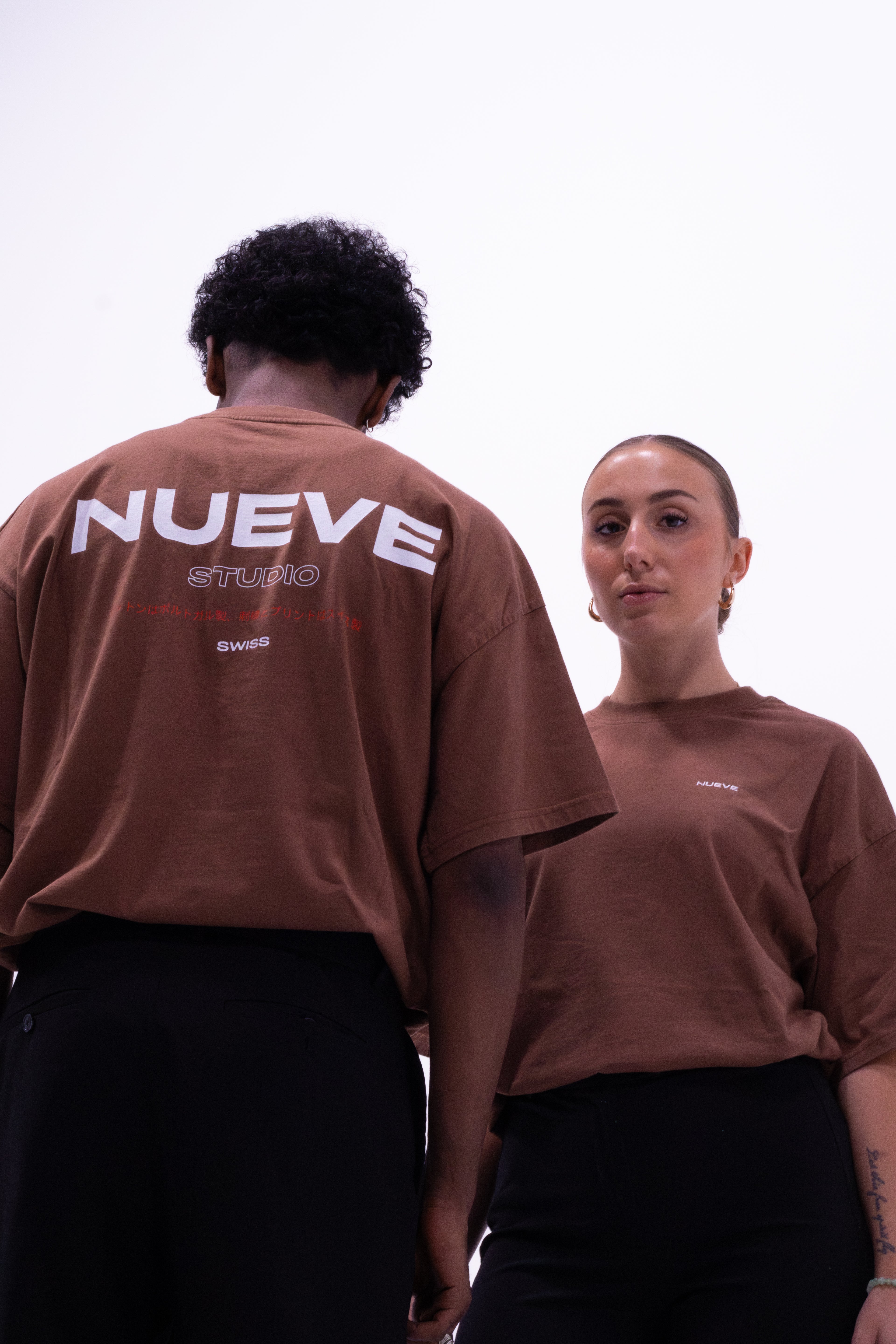 W/24 T-shirt imprimé oversized brun NUEVE STUDIO